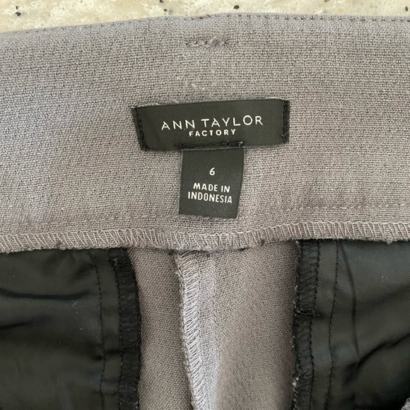 EUC Ann Taylor Factory grey flat front trousers, size 6 - Picture 4 of 4